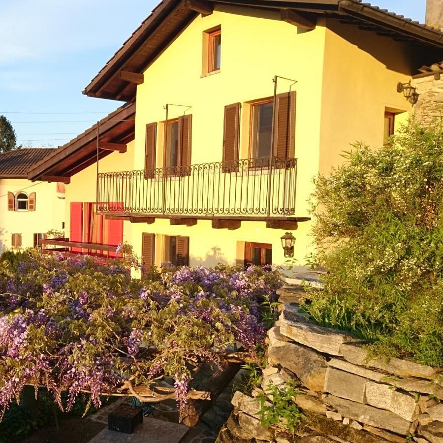 Wisteria House - Holiday Apartment Cadenazzo Dış mekan fotoğraf