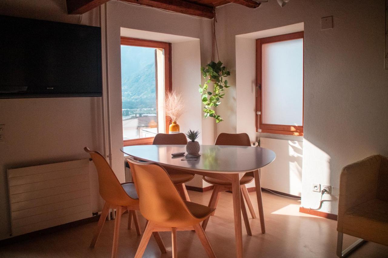 Wisteria House - Holiday Apartment Cadenazzo Dış mekan fotoğraf