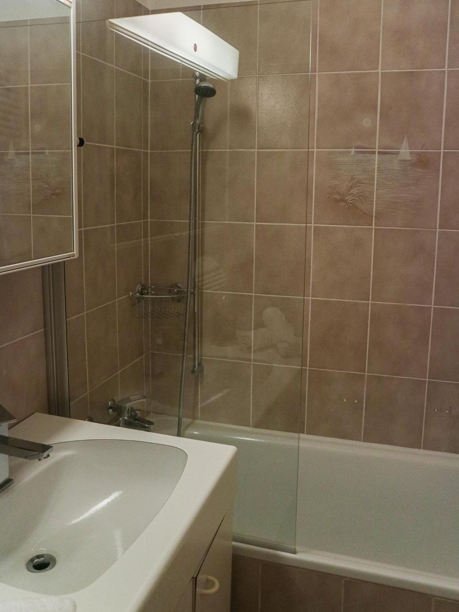 Wisteria House - Holiday Apartment Cadenazzo Dış mekan fotoğraf